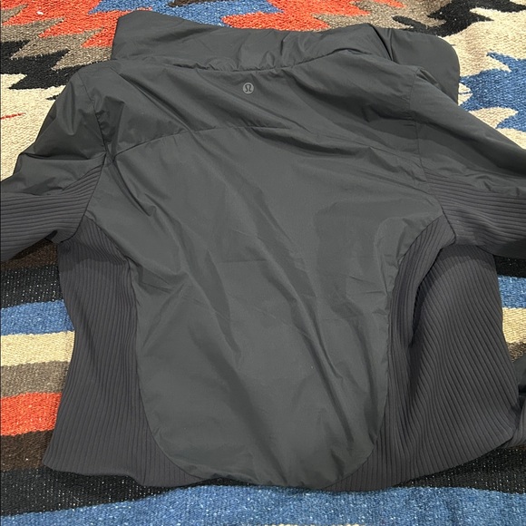 Lululemon Cropped Jacket - Picture 6 of 6